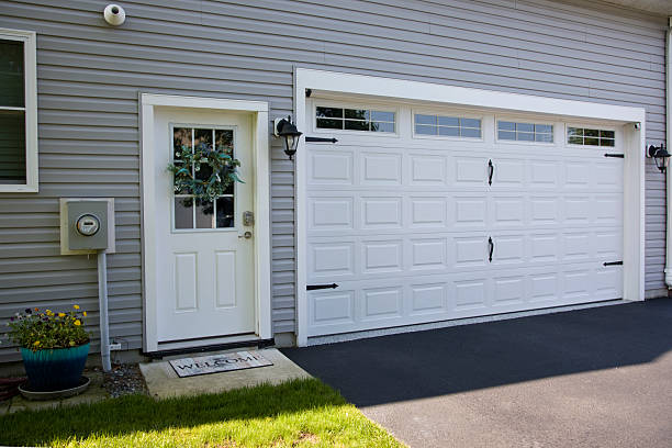 24/7 Emergency Garage Door Panel Replacement experts in Faulk County County, SD